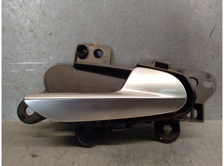 Recambio de maneta interior trasera derecha para jeep avenger 1.2 referencia OEM IAM 2973859X 