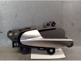 Recambio de maneta interior trasera izquierda para jeep avenger 1.2 referencia OEM IAM 2973858X 