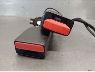 Recambio de enganche cinturon trasero derecho para jeep avenger 1.2 referencia OEM IAM 655014600  