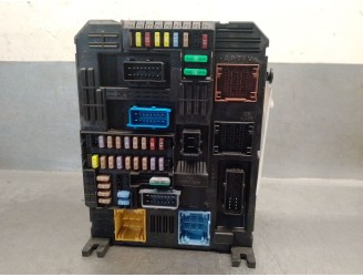 Recambio de caja reles / fusibles para jeep avenger 1.2 referencia OEM IAM 9845141280  