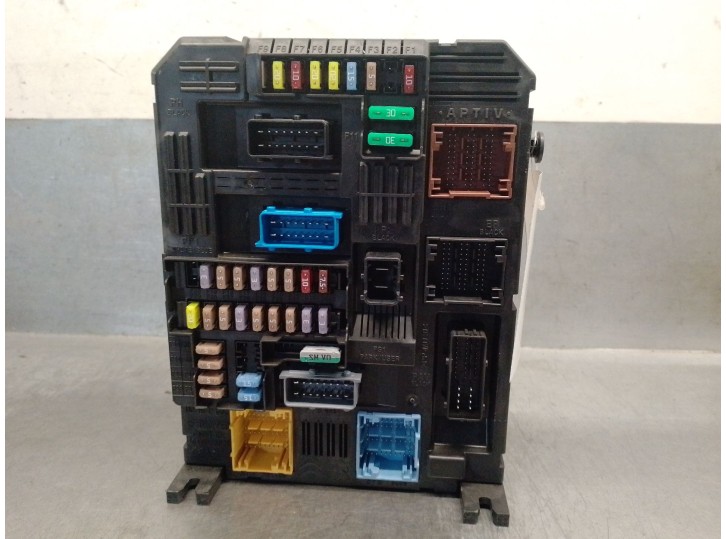 Recambio de caja reles / fusibles para jeep avenger 1.2 referencia OEM IAM 9845141280  