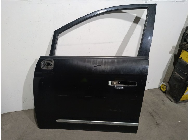 Replacement front left door for SsangYong Rodius I 2.7 XDi OEM IAM reference D27DT 