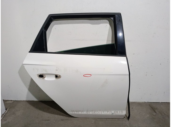 Recambio de puerta trasera derecha para seat leon st (5f8) 2.0 tdi referencia OEM IAM 5F9833056  5F9833056