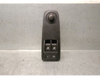 Recambio de mando elevalunas delantero izquierdo para citroën jumper furgon l2 h2 2.2 blue hdi 120 referencia OEM IAM 0735739820