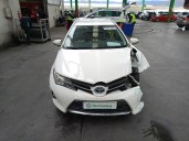 toyota auris del año 2015