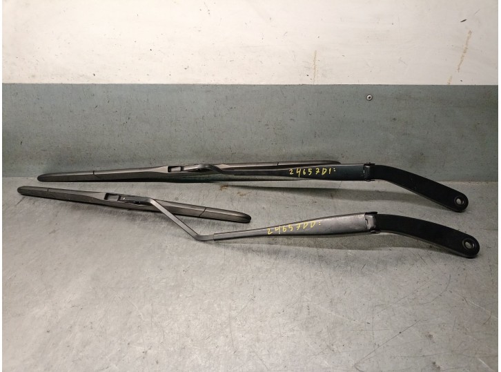 Recambio de brazo limpia delantero derecho para renault arkana i (lcm_, ldn_) 1.3 tce 140 (ldn0) referencia OEM IAM HSHE4 HSHE4 