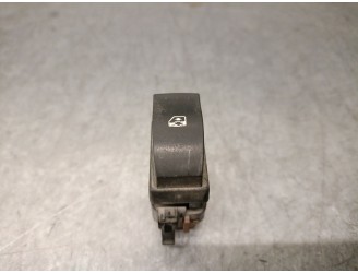 Recambio de mando elevalunas delantero derecho para renault trafic ii autobús (jl) 2.0 dci 115 referencia OEM IAM 8200057321 820