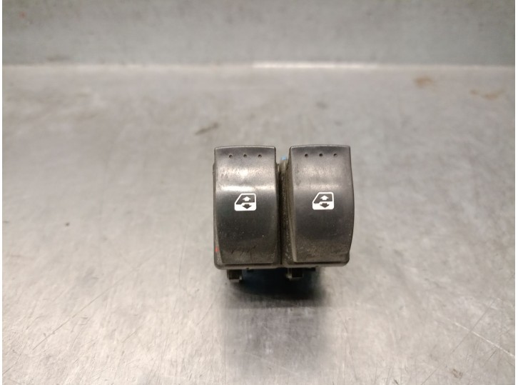 Recambio de mando elevalunas delantero izquierdo para renault trafic ii autobús (jl) 2.0 dci 115 referencia OEM IAM 8200108269 8