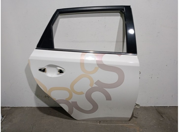 Recambio de puerta trasera derecha para toyota auris 1.8 16v (híbrido) referencia OEM IAM 6700302380  6700302380