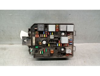 Recambio de caja reles / fusibles para opel corsa e (x15) 1.3 cdti (08, 68) referencia OEM IAM 39080930 
