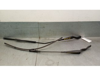 Recambio de brazo limpia delantero derecho para opel corsa e (x15) 1.3 cdti (08, 68) referencia OEM IAM 13284134 1270335 