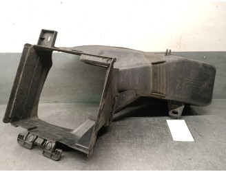 Recambio de calandra delantera de radiador para peugeot 3008 ii suv (mc_, mr_, mj_, m4_) 1.5 bluehdi 130 referencia OEM IAM 9811