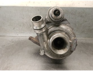 Recambio de turbocompresor para renault trafic ii autobús (jl) 2.0 dci 115 referencia OEM IAM 7701477300 7701477300 7627855004S