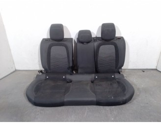 Recambio de asientos traseros para jeep avenger 1.2 referencia OEM IAM HN05 