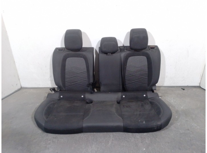 Recambio de asientos traseros para jeep avenger 1.2 referencia OEM IAM HN05 