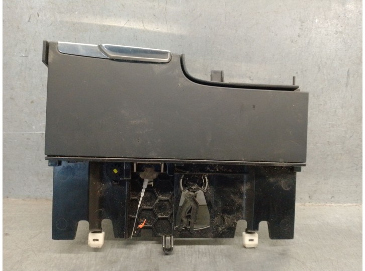 Replacement ashtray for Volvo XC90 II (256) D5 AWD OEM IAM reference 31377381 31377381 