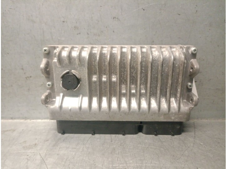 Recambio de centralita motor uce para toyota auris 1.8 16v (híbrido) referencia OEM IAM 896610Z750  MB2755003471