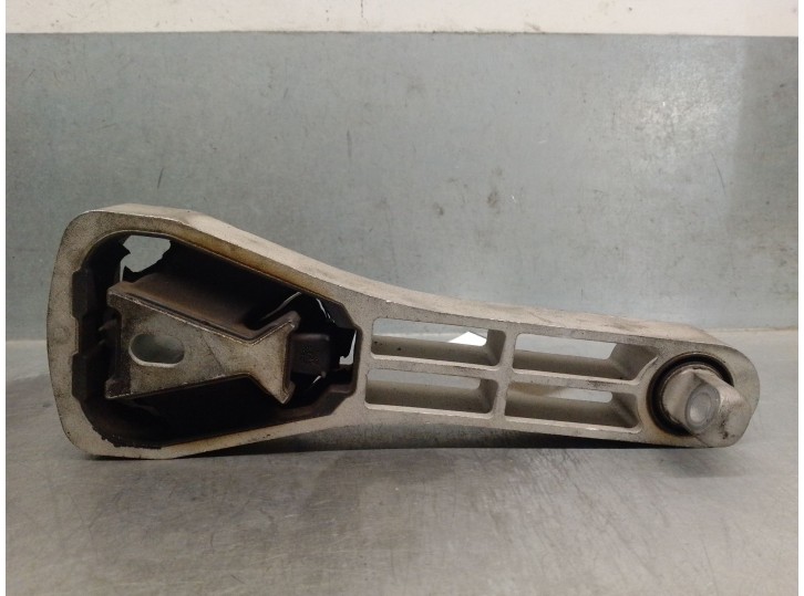 Recambio de soporte motor derecho para volvo xc90 ii (256) d5 awd referencia OEM IAM 31460677 31460677 