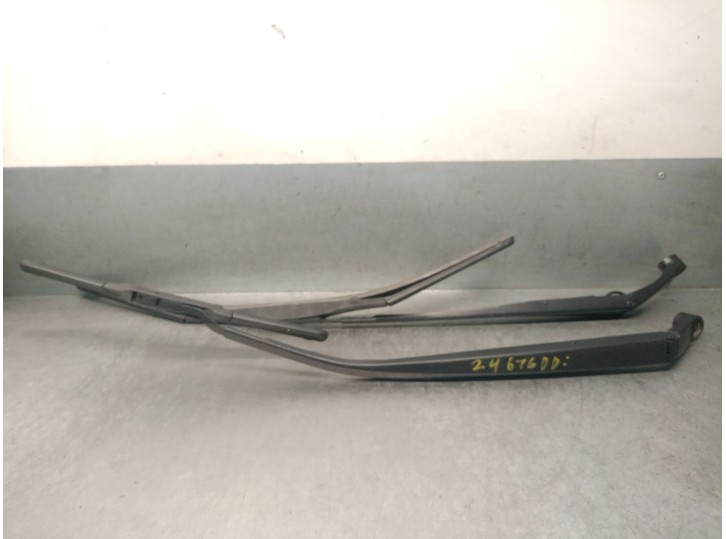 Recambio de brazo limpia delantero derecho para toyota auris 1.8 16v (híbrido) referencia OEM IAM 8521102300 8521102300 