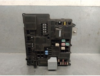 Recambio de caja reles / fusibles para volvo xc90 ii (256) d5 awd referencia OEM IAM 31473568 