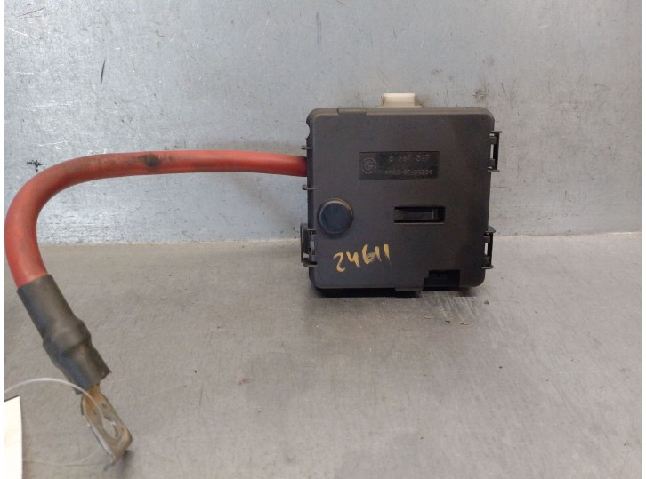 Recambio de caja reles / fusibles para bmw serie 3 berlina (e46) 2.0 16v diesel cat referencia OEM IAM 8387551 