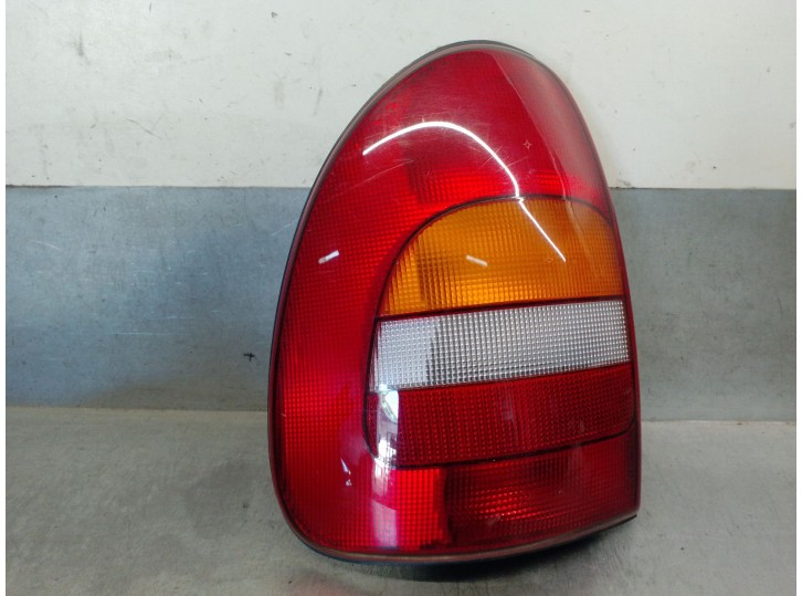 Recambio de piloto trasero izquierdo para chrysler voyager (gs) 3.8 v6 cat referencia OEM IAM 4576247 4576247 