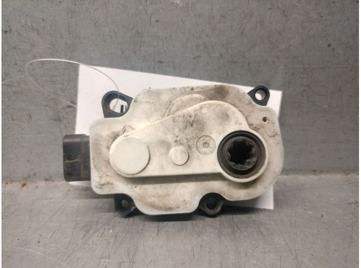 Recambio de motor apertura trampillas climatizador para ford kuga ii (dm2) 2.0 tdci referencia OEM IAM BM518476AC 1937763 