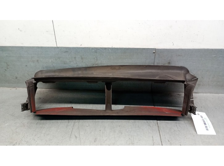 Recambio de calandra delantera de radiador para ford focus iii 1.6 tdci referencia OEM IAM BM518312AC 1714867 