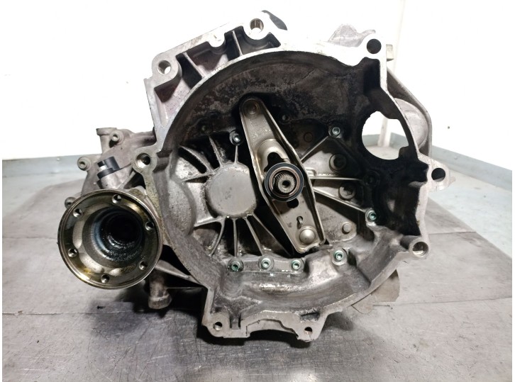 Recambio de caja cambios para volkswagen polo (9n1) 1.4 16v referencia OEM IAM GKT 02T300052QX 480094