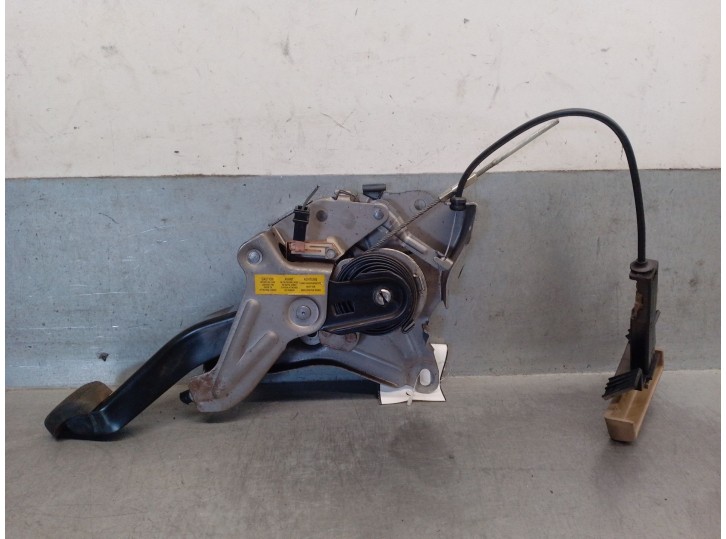 Recambio de pedal freno para chrysler voyager (gs) 3.8 v6 cat referencia OEM IAM 4683277 4683277 