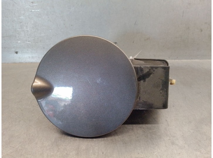 Recambio de tapa exterior combustible para chrysler voyager (gs) 3.8 v6 cat referencia OEM IAM 4674991  