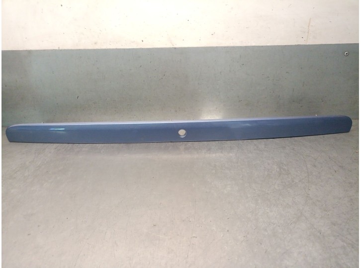 Recambio de molduras traseras para daewoo nubira berlina 1.6 cat referencia OEM IAM 96545770 96545763 