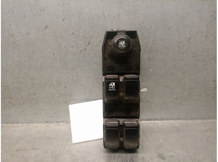 Recambio de mando elevalunas delantero izquierdo para daewoo nubira berlina 1.6 cat referencia OEM IAM 96552814 96552814 