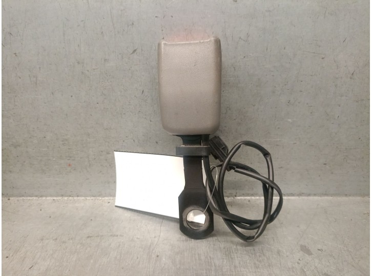 Recambio de enganche cinturon delantero izquierdo para daewoo nubira berlina 1.6 cat referencia OEM IAM 96405842 96405842 