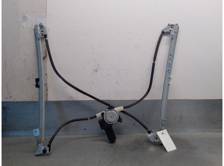 Recambio de elevalunas delantero derecho para chrysler voyager (gs) 3.8 v6 cat referencia OEM IAM 4796306 4796306 