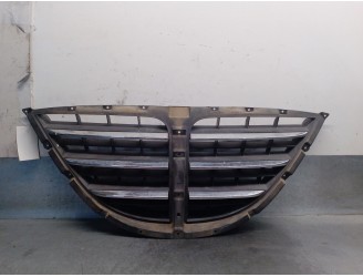 Recambio de rejilla delantera para ssangyong rodius i 2.7 xdi referencia OEM IAM 7945021010 7945021010 