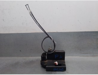 Recambio de cerradura puerta trasera derecha para ssangyong rodius i 2.7 xdi referencia OEM IAM 7124521000 7124521000 