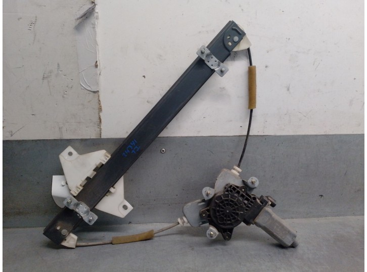 Recambio de elevalunas trasero izquierdo para ssangyong rodius i 2.7 xdi referencia OEM IAM 7333021000 7333021000 