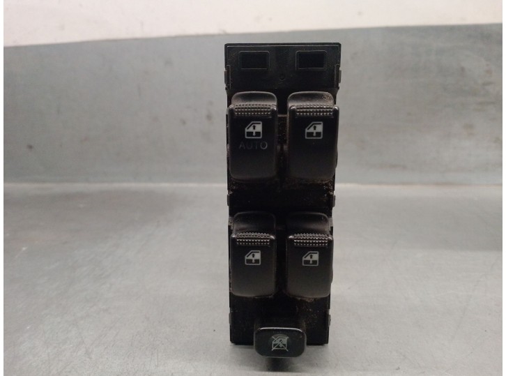 Recambio de mando elevalunas delantero izquierdo para hyundai matrix (fc) 1.5 crdi cat referencia OEM IAM 9357017100YN 935701710