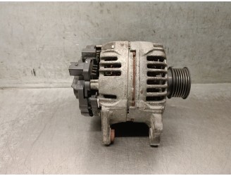 Recambio de alternador para volkswagen polo (9n1) 1.4 16v referencia OEM IAM 037903025M 038903018R 0124325013