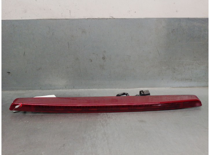 Recambio de luz central de freno para seat leon st (5f8) 2.0 tdi referencia OEM IAM 5F0945097F 575945097 