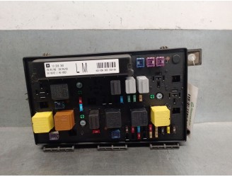 Recambio de caja reles / fusibles para opel astra h ber. 1.6 16v cat referencia OEM IAM 13268303  5DK00866809