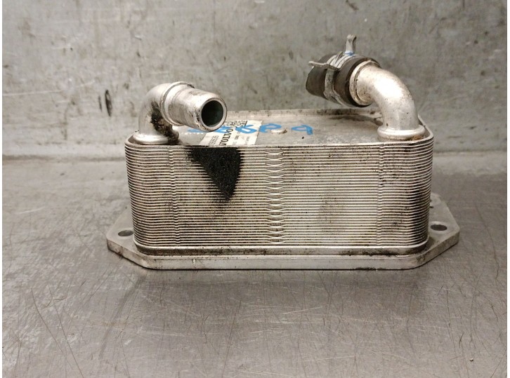 Recambio de enfriador aceite motor para volvo v40 hatchback (525) d2 referencia OEM IAM 31368636 