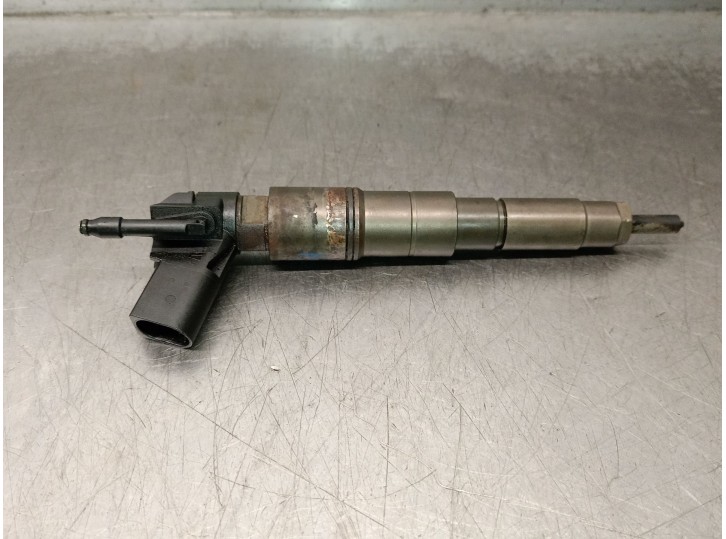 Recambio de inyector para bmw x5 (e70) xdrive 30 d referencia OEM IAM 445115077 13537808089 445115077