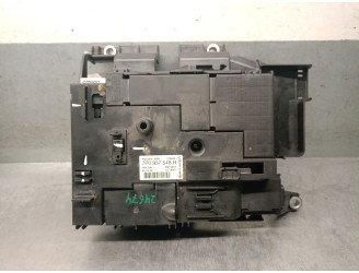 Recambio de caja reles / fusibles para porsche cayenne (92a) 3.0 diesel referencia OEM IAM 7P0937548H 