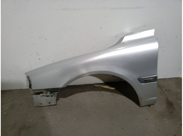 Recambio de aleta delantera izquierda para volvo s80 berlina 2.5 d referencia OEM IAM 8679352 8679352 