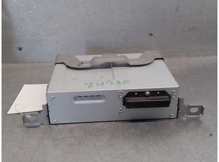 Recambio de sistema audio / radio cd para mazda 3 hatchback (bp) 2.0 skyactiv-g m hybrid referencia OEM IAM BDMC669C0G BDMC669C0