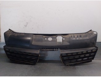 Recambio de rejilla delantera para renault clio ii fase ii (b/cb0) 1.2 referencia OEM IAM 8200083138 8200083138 