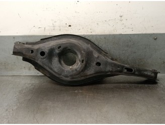 Recambio de brazo suspension inferior trasero derecho para mazda 3 (bm, bn) 2.2 d referencia OEM IAM B45A28300A B45A28300A 