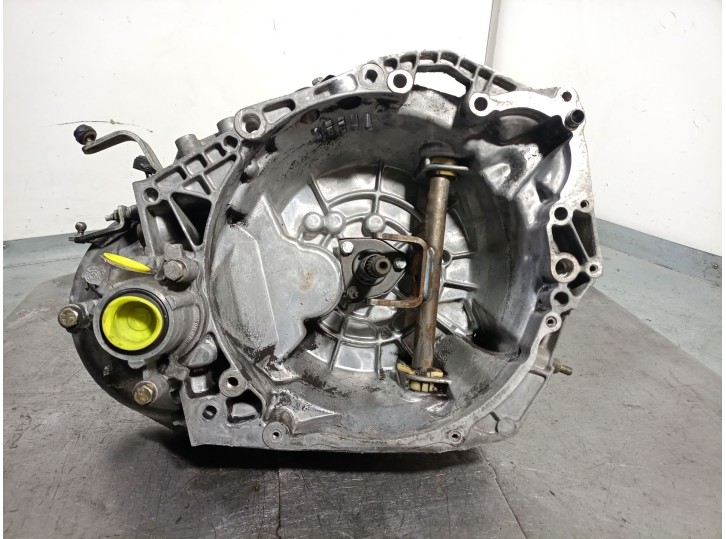 Recambio de caja cambios para citroën xsara berlina 1.9 td sx referencia OEM IAM 20TA45 222270 9523534B